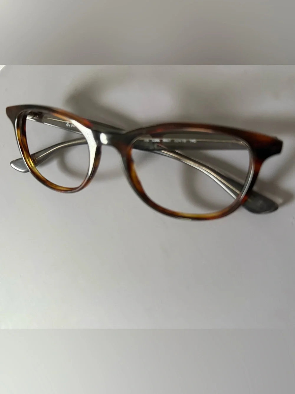 Ray-Ban classic oval